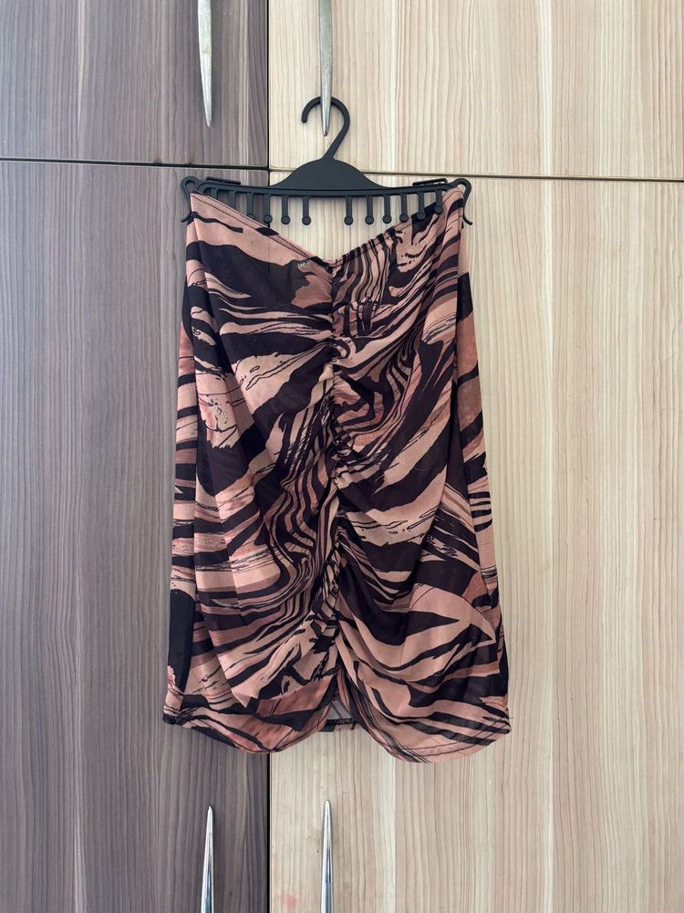 PRETTYLITTLETHINGS MESH SKIRT