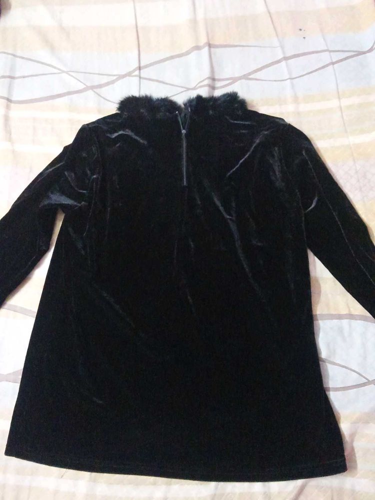 Chic Black Velvet Tunic