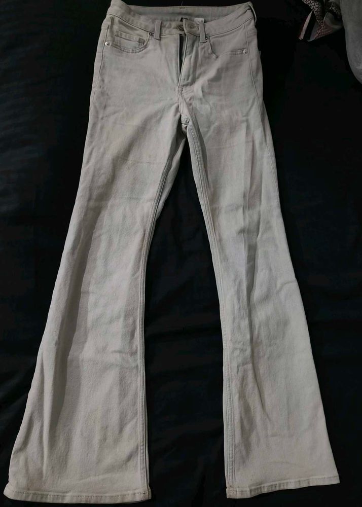 𖥻 ׁ ׅH&amp;M Light Wash Flare Jeans! ﹒  ◡◡