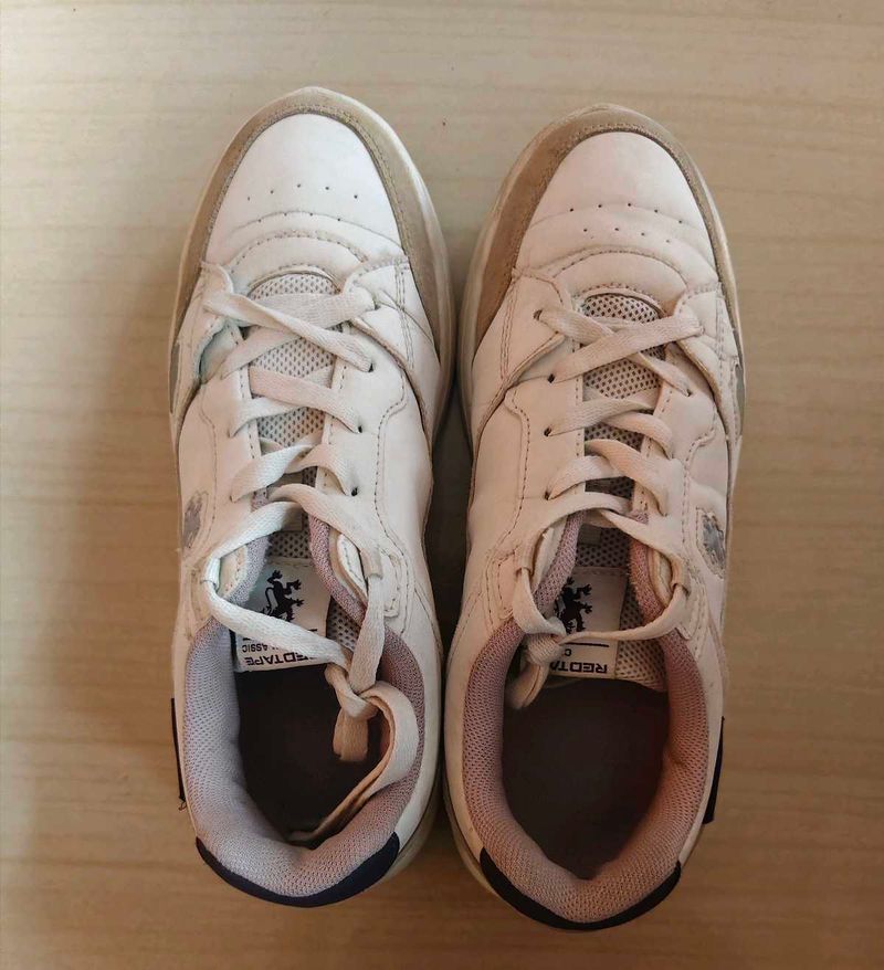 RED TAPE CLASSIC SNEAKERS