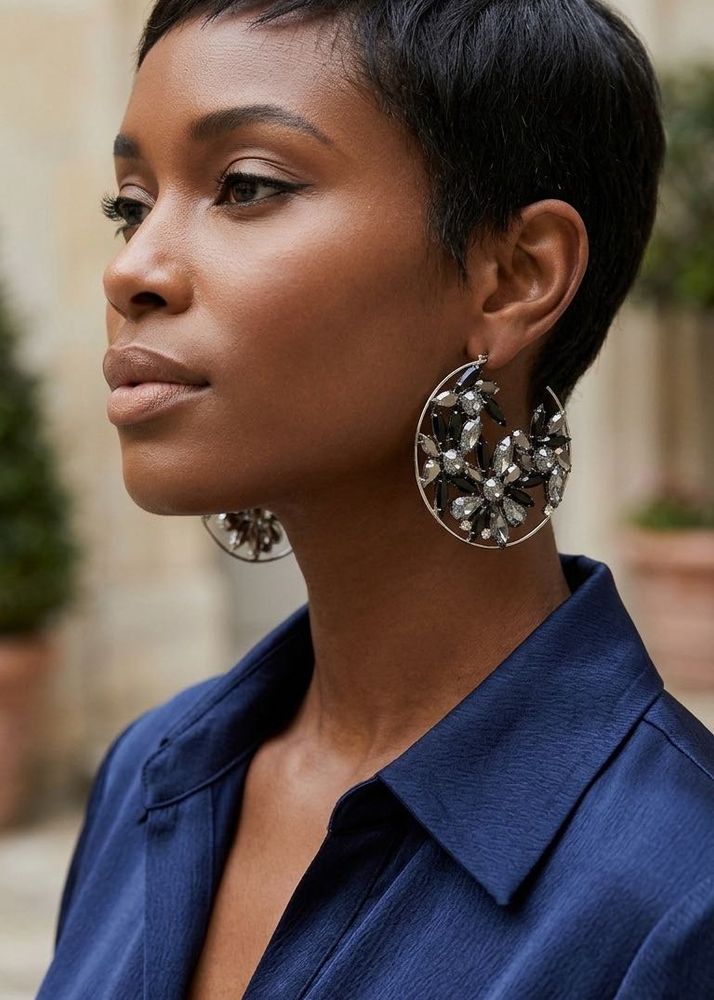 New Chic Hoop Earrings with Gemstone Flowers