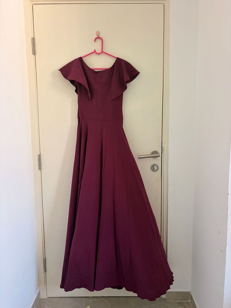 Elegant Burgundy Maxi Dress
