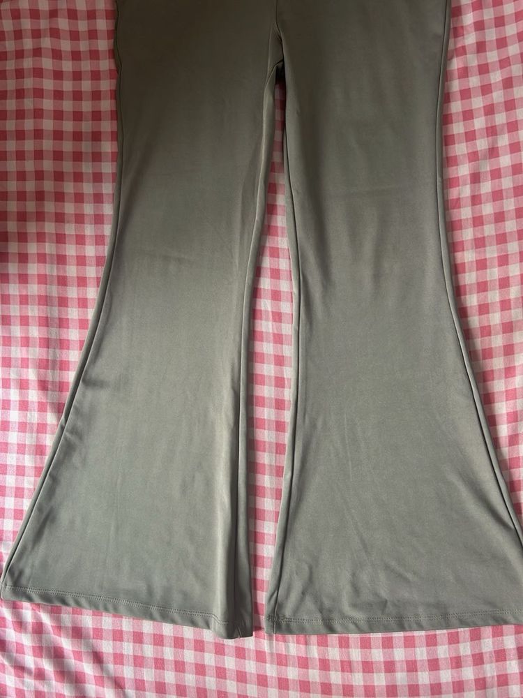 Flare gym/yoga Pants