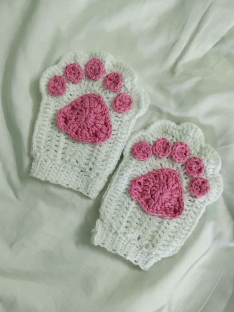 Crochet Catpaw Fingerless Gloves