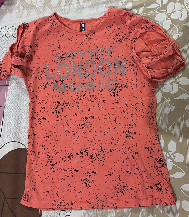 Trendy Graphic Top With Stylish Cut-out sleeves