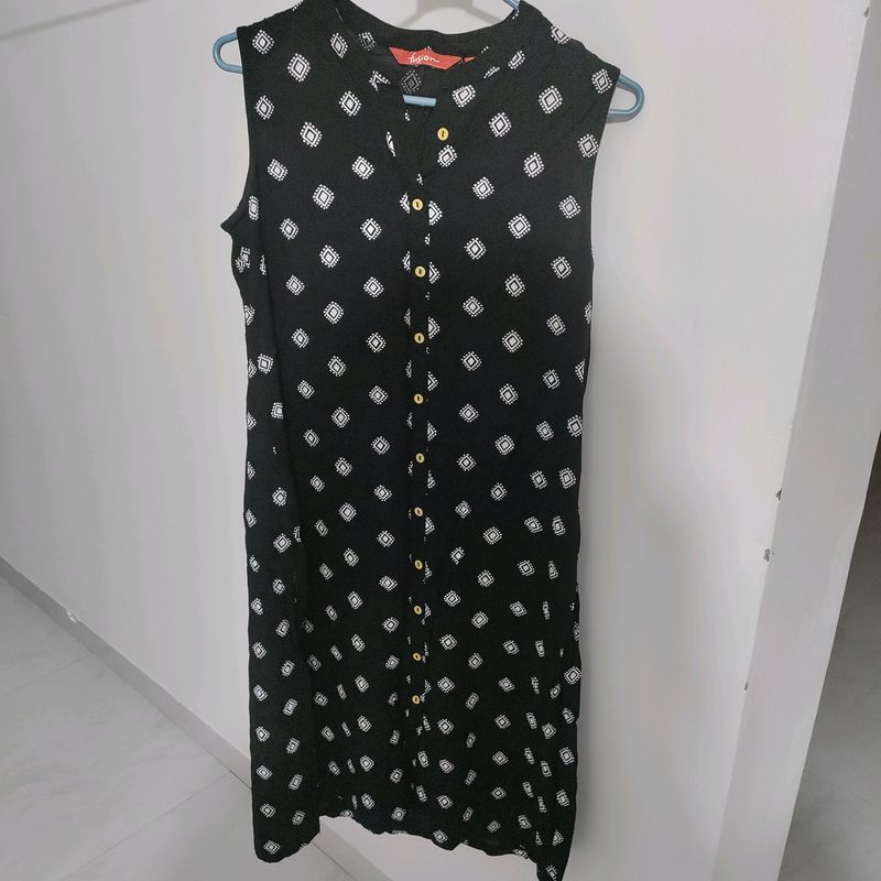 Slivless Kurti