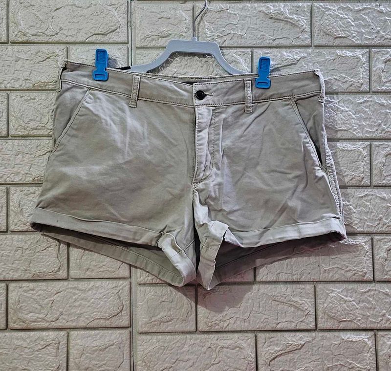 Abercrombie &amp; Fitch Mid-Rise Cuffed Chino