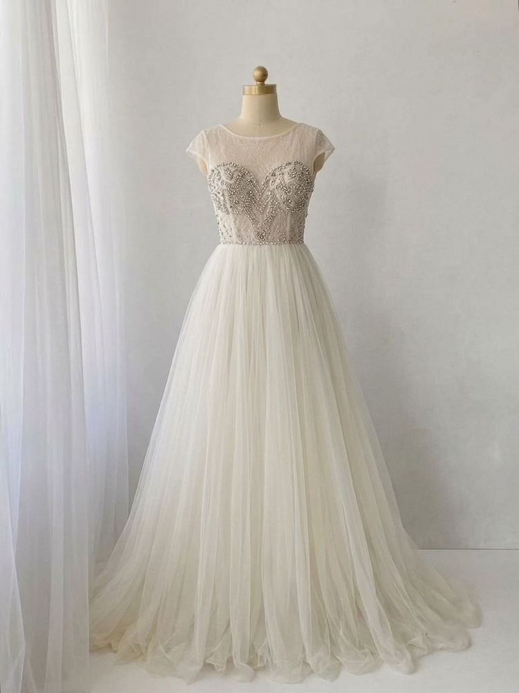 Elegant Bridal Lehenga with Embellished Bodice