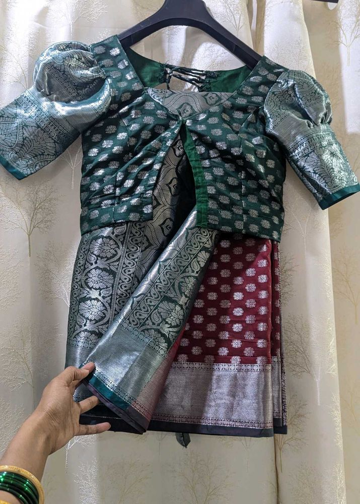 Exquisite Saree with stylish designer Blouse