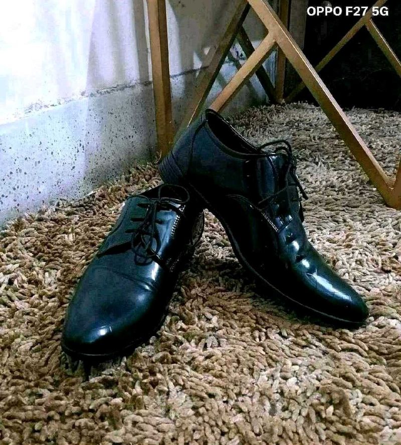 4. Classic Black Formal Shoes