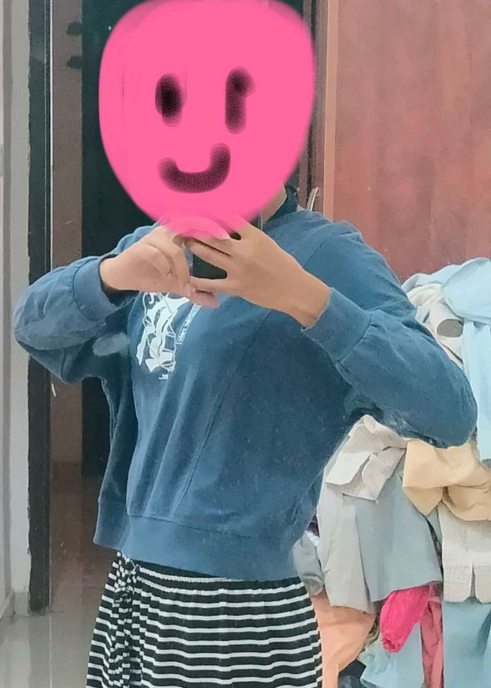 Blue Graphic Print Sweatshirt