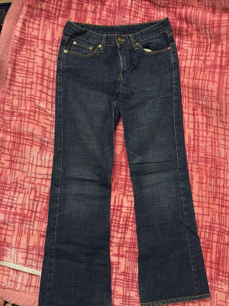 Blue low rise Levi’s Denim Jeans