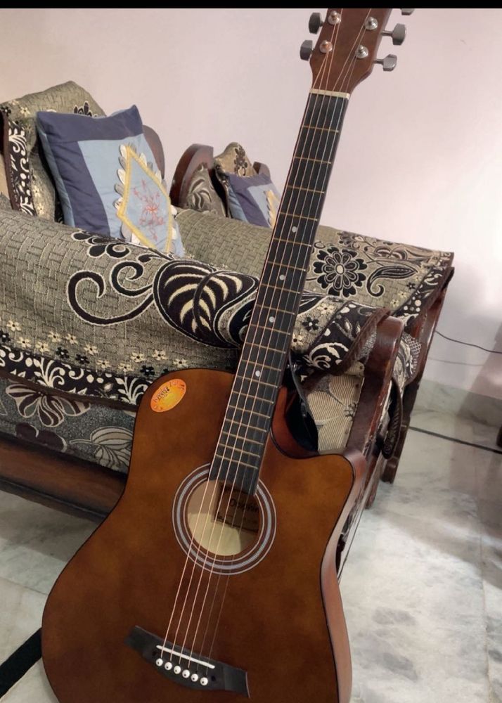 Acoustic Guitar - Perfect for Beginners