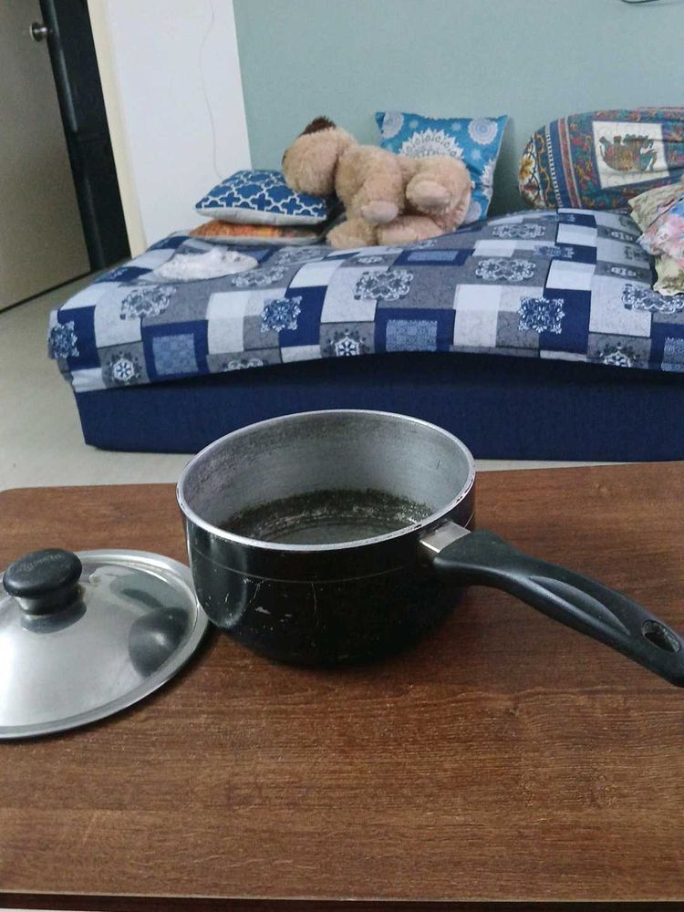 Sauce Pan ( non-stick) with lid