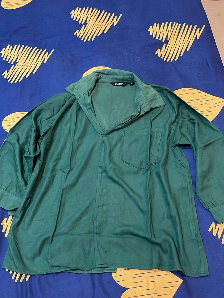Chic Emerald Green Collared Top