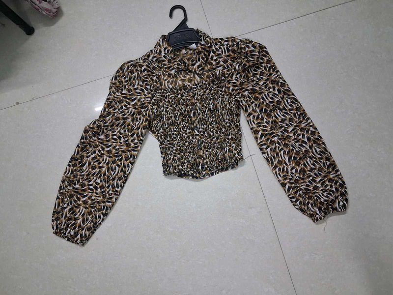 Stylish Leopard Print Smocked Top