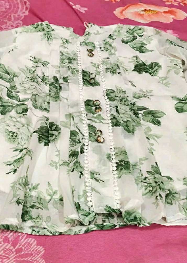 green casual top for women