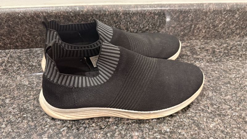 Comfortable Black Slip-On Sneakers