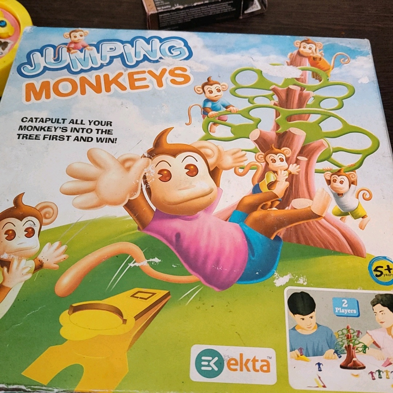 JUMPING MONKEYS