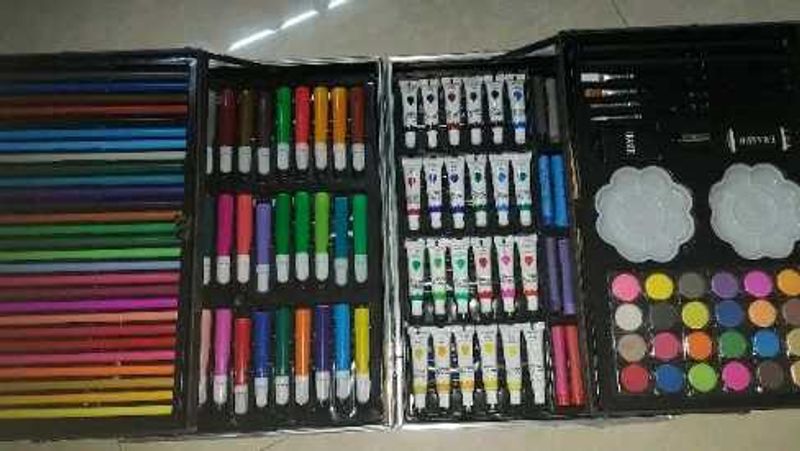 Art Supplies Set
