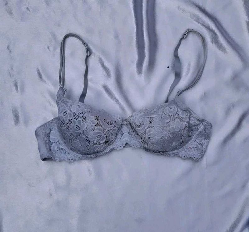 Triumph Elegant Lace Bra(FIXED PRICE)