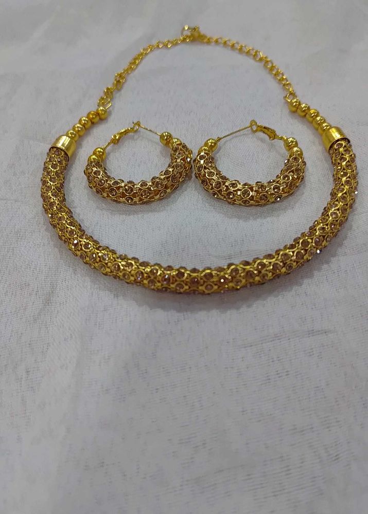 Sparkling Gold Tone Choker &amp; Hoop Earrings Set