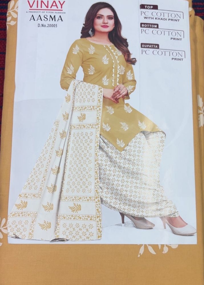 Three-piece unstitched ethnic set.