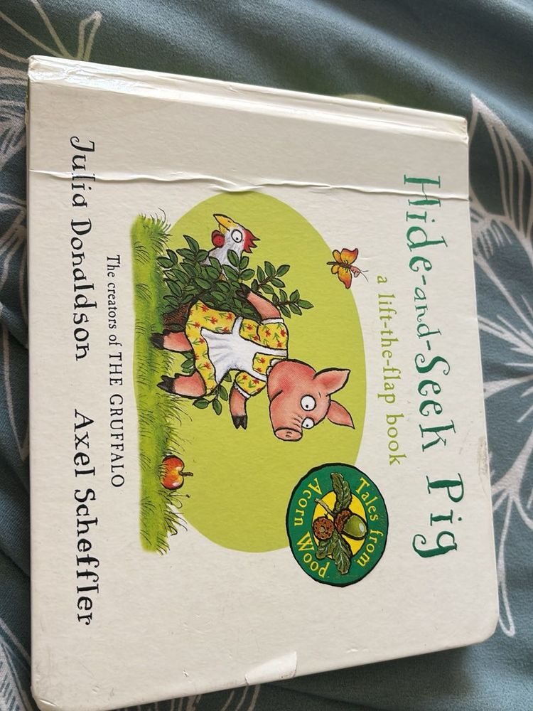 Hide-and-Seek Pig Lift-the-Flap Book