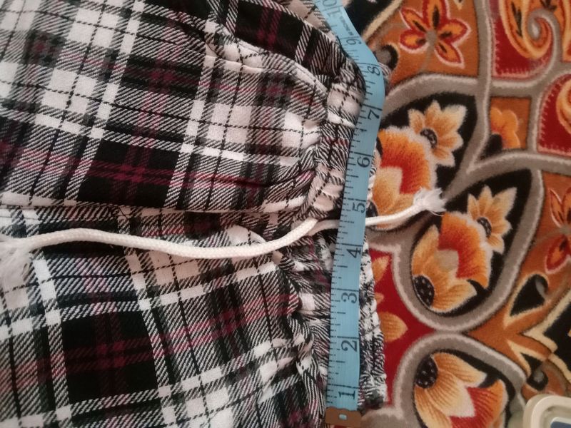 New kids shorts age 4-5 years each 100