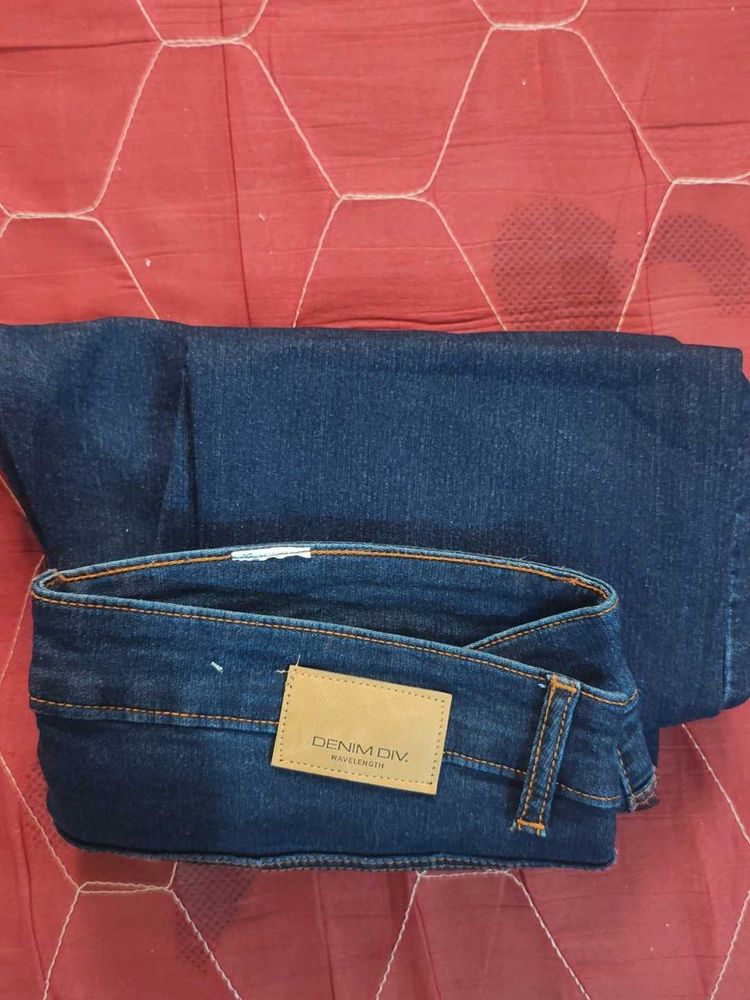 (NEVER WORN) Classic Blue Denim Jeans