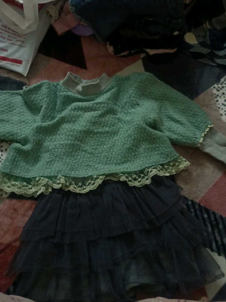 Good Condition No Stain N Tore