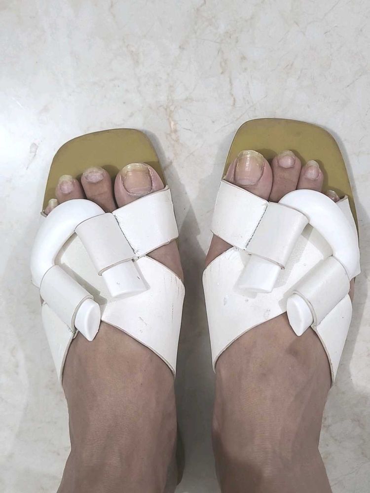 Chic White Bow Sandals