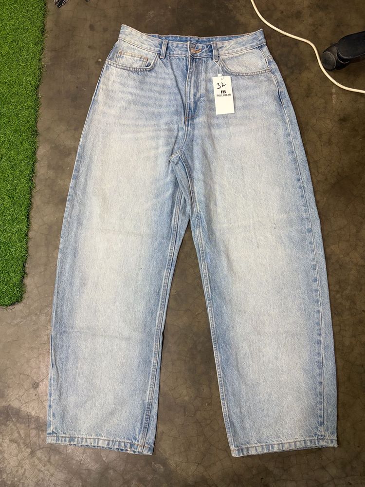 Light Wash Balloon Fit Jeans