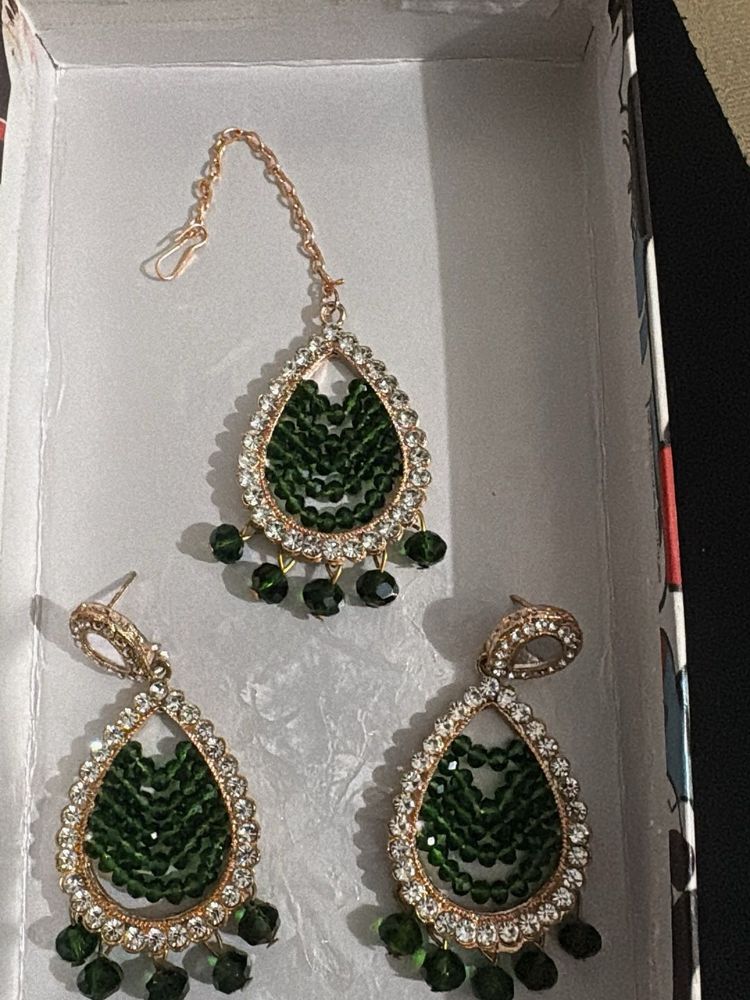 Earrings with Maantikka