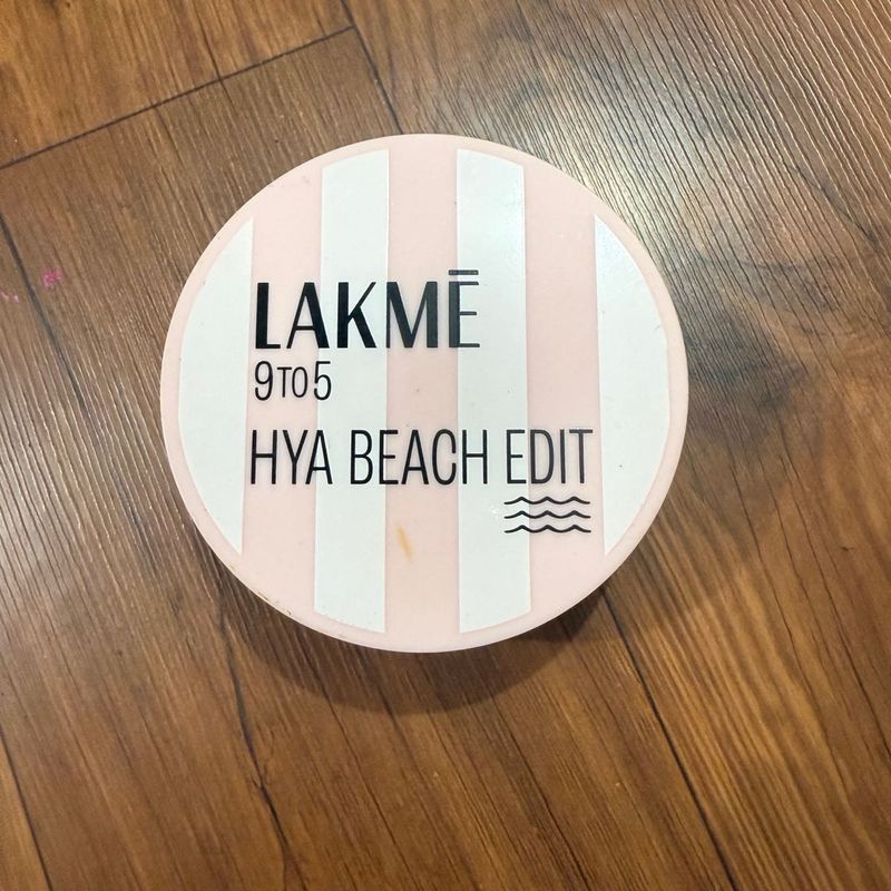 Lakme 9 to 5 Hya Beach Edit Compact