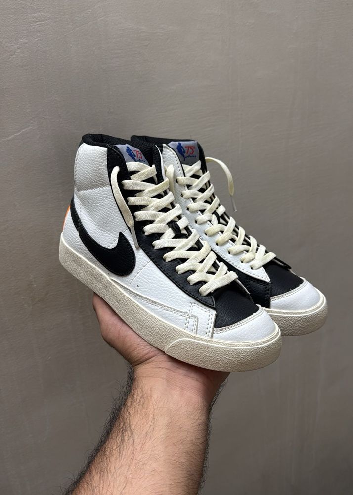 Nike Blazer Mid '77 EMB