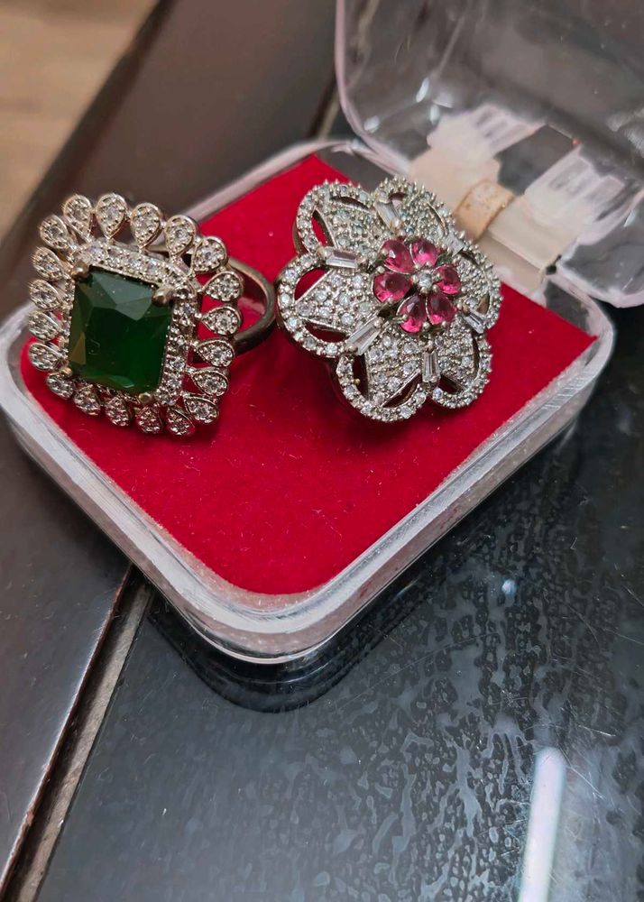 Exquisite Emerald &amp; Floral Rings Set