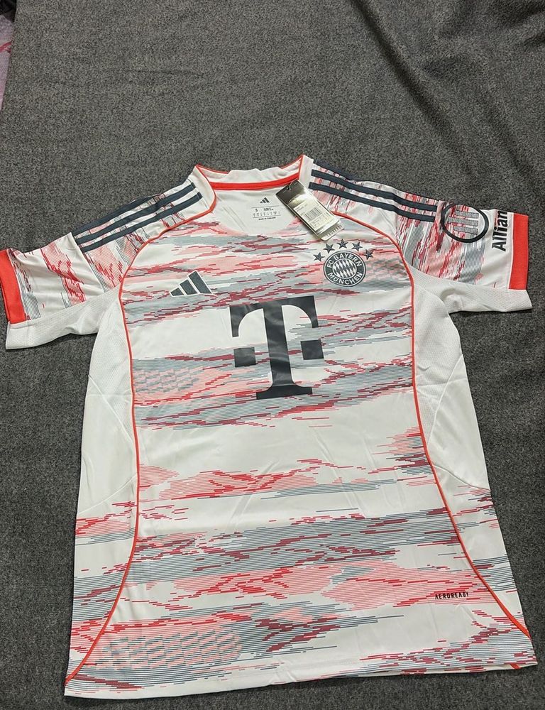FC BAYERN MUNCHEN JERSEY KIT 25/26