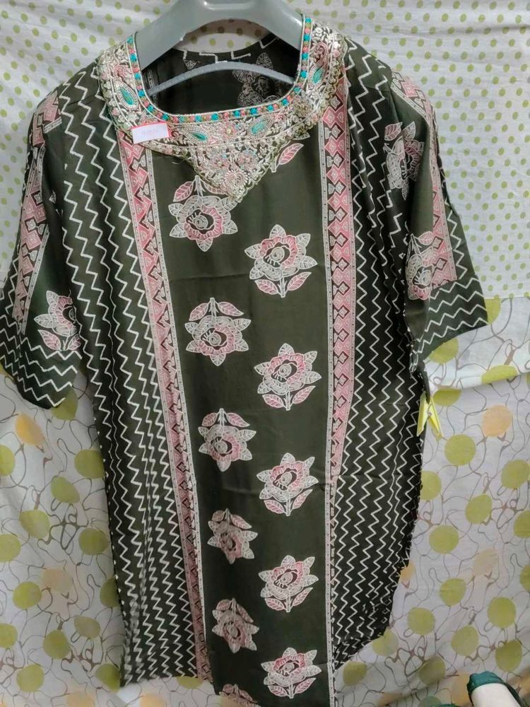 women azrak print kurti
