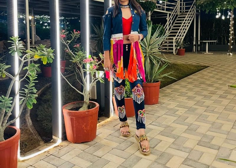 Navratri Style Denim Jeans ya Shrug Jacket