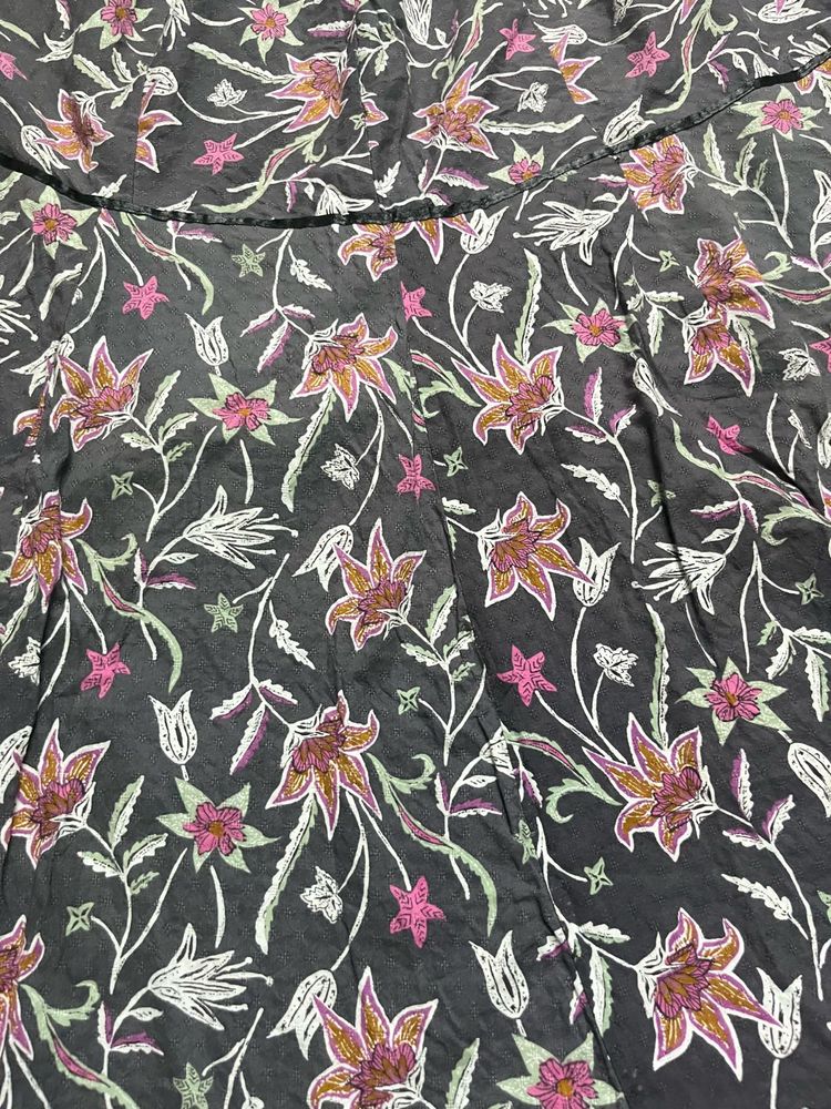 Beautiful Floral Print skirt with knot And Lining