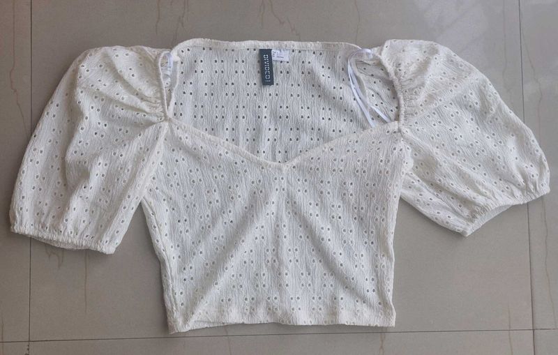H&amp;M Off-white Crop Top