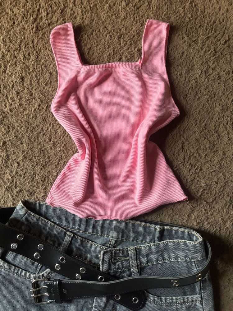 Cute pink top 🎀