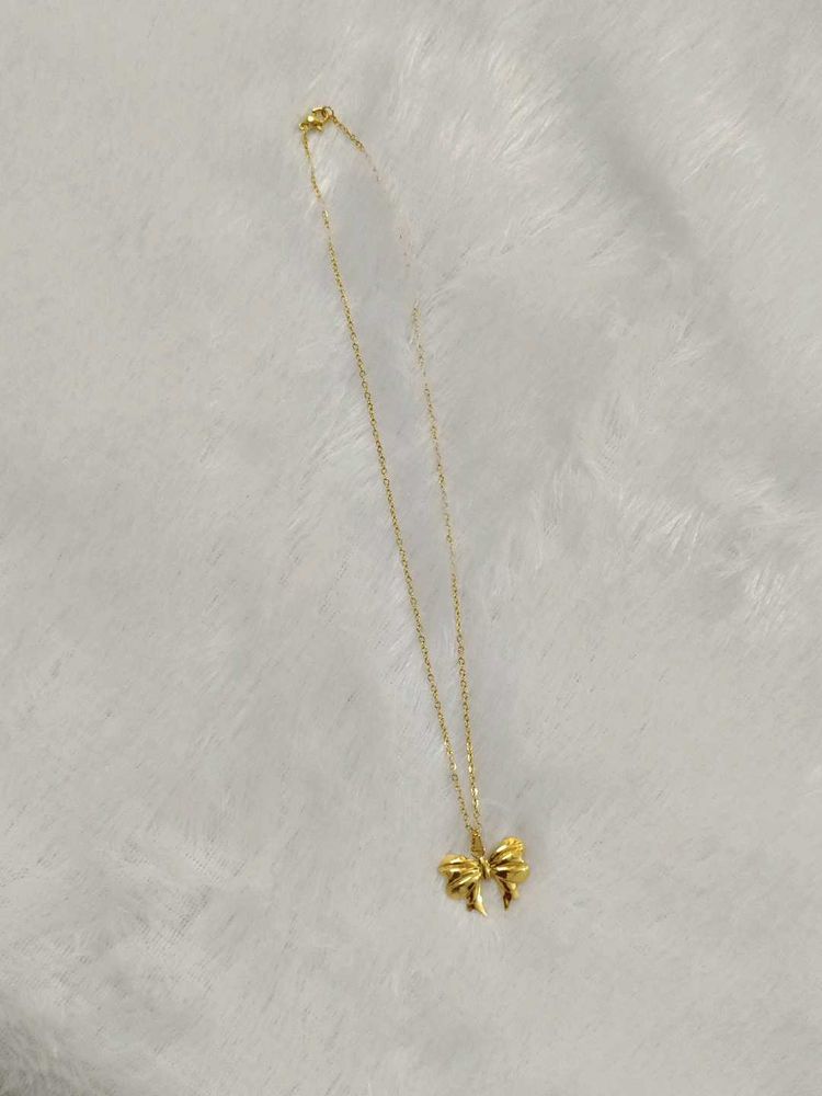 Gold Bow Pendant Necklace