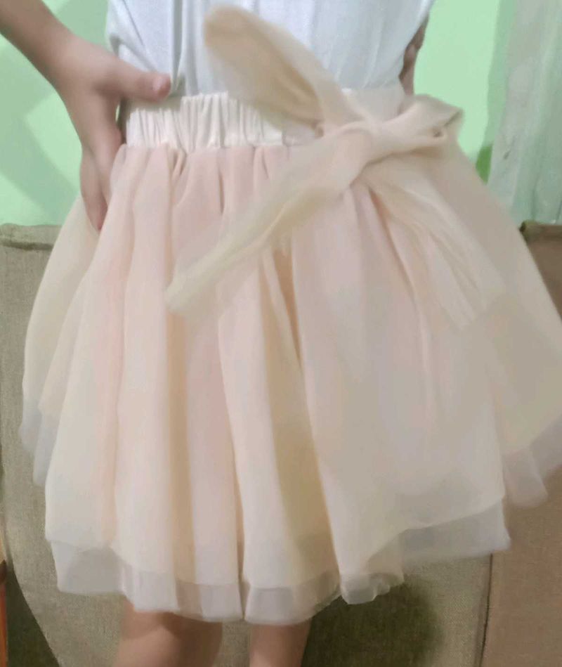 Cute Tulle Skirt with Bow Accent/ waist 17 inch.L=