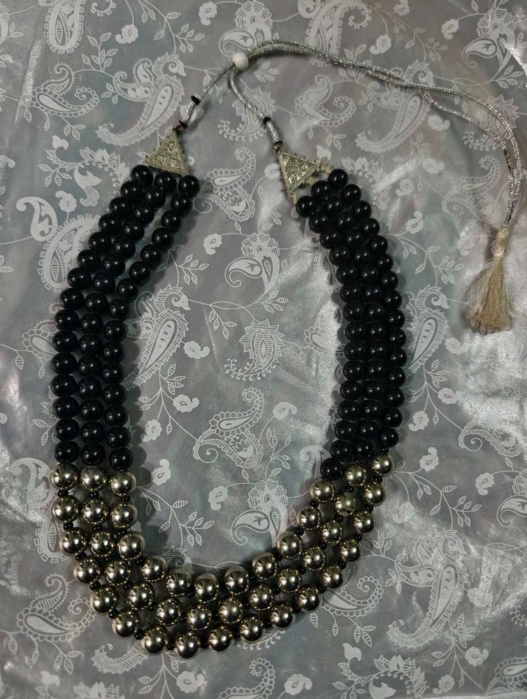 Beaded Statement Necklace 🖤
