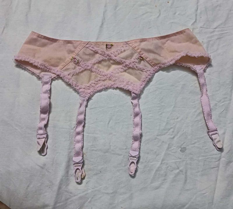 ⭐ Vintage Pink Garter Belt