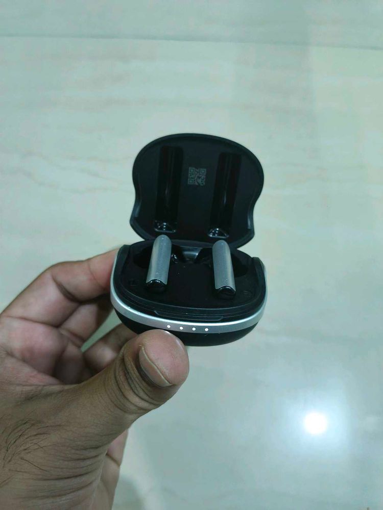 croma earbuds
