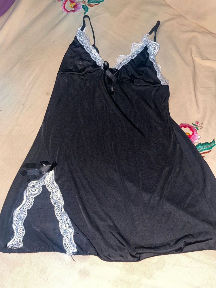 Women's Black Lace Trim Nightgown