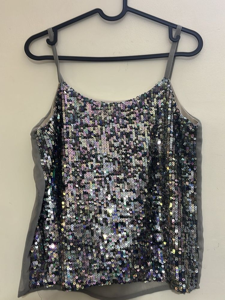 Multicolour reflecting sequin sleeveless top